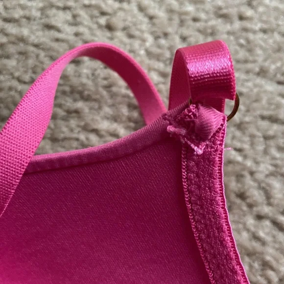 Jessica Simpson bra - Picture 6 of 6